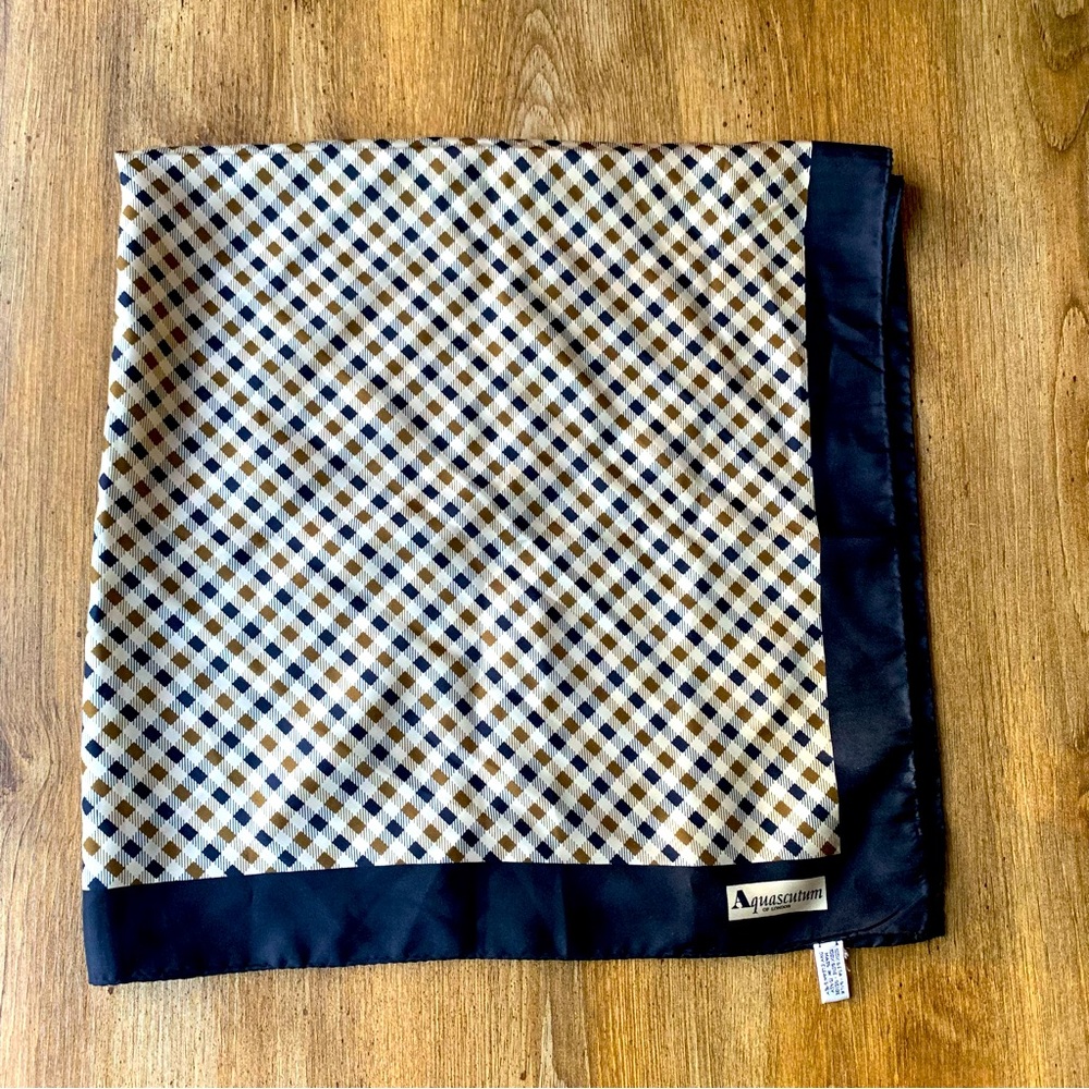 AQUASCUTUM of London Silk Check Scarf 86cmx86cm Handroll